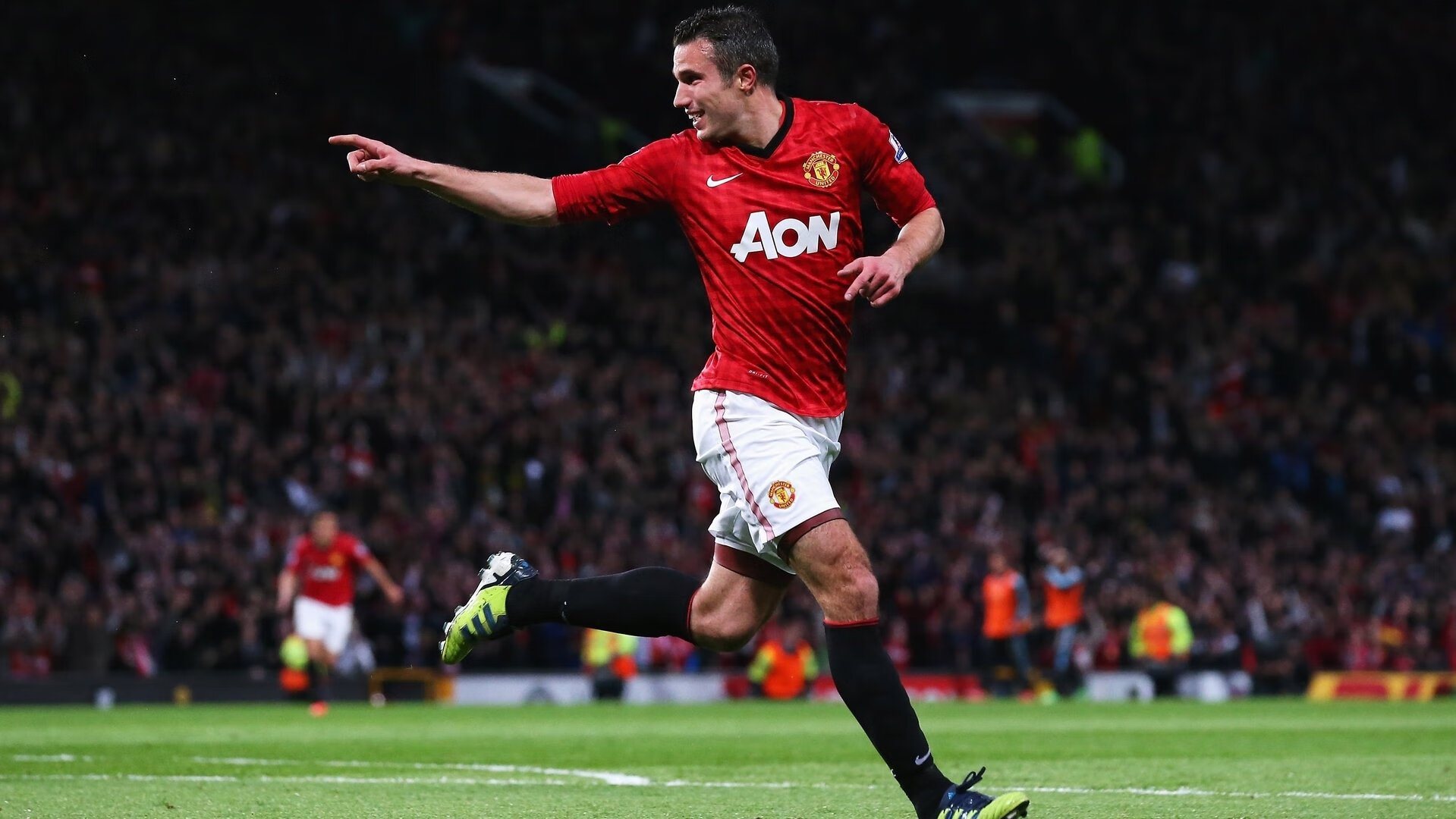 利物浦替补球员立功，红军阵容深度展现优势，利物浦为什么被称为红军